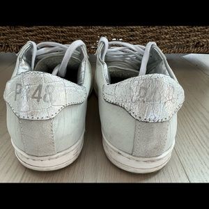 P448 John Low Top Sneakers